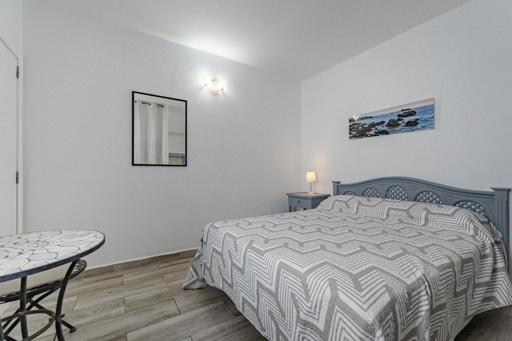 Primavera Tranquil Retreat 2-Bedroom Apartment With Balcony, Garden View & Fiber Wifi Arona  Bagian luar foto
