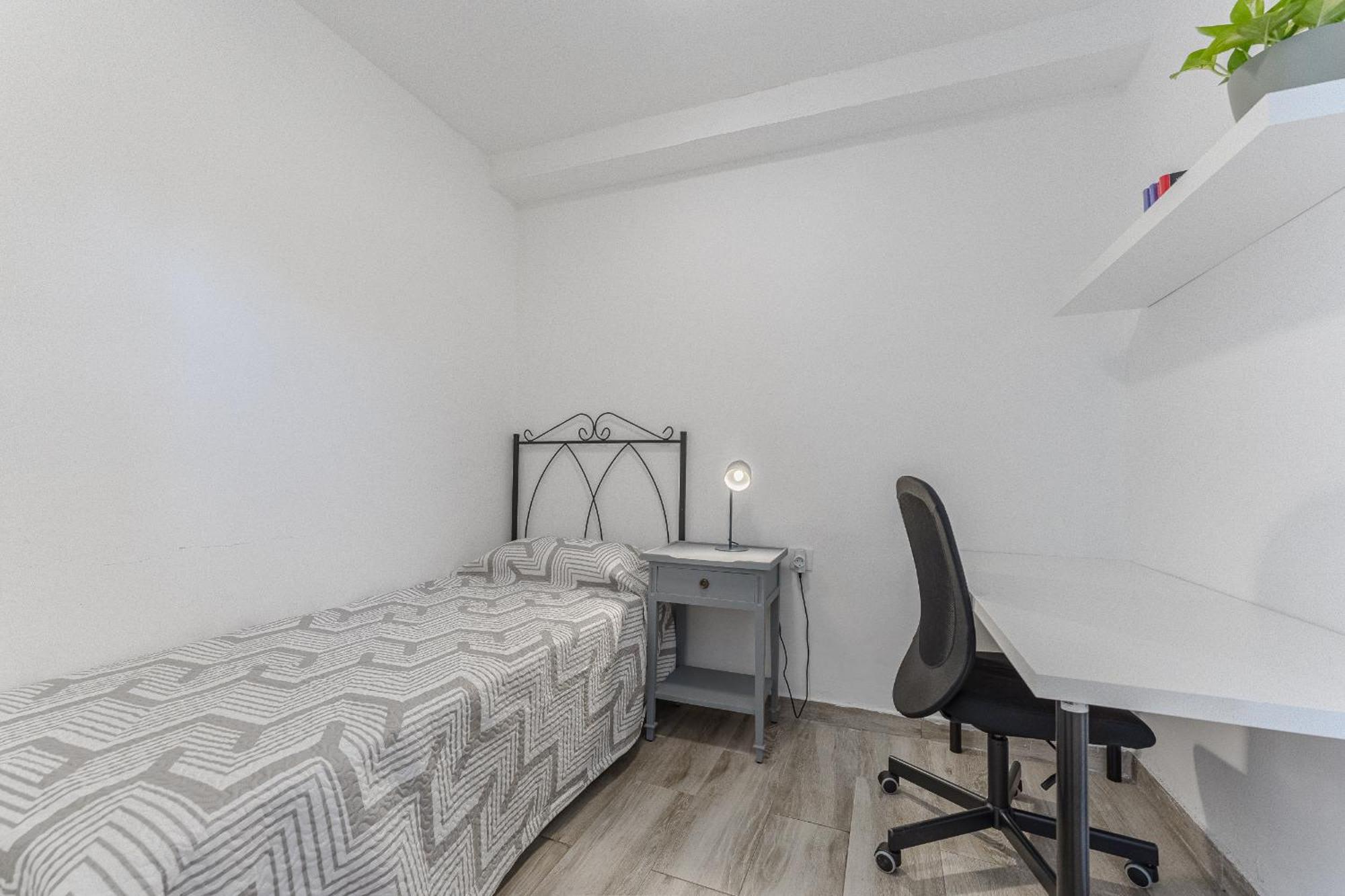 Primavera Tranquil Retreat 2-Bedroom Apartment With Balcony, Garden View & Fiber Wifi Arona  Bagian luar foto